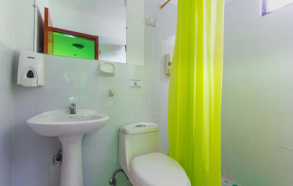 Standard King Size Room in Galápagos 6